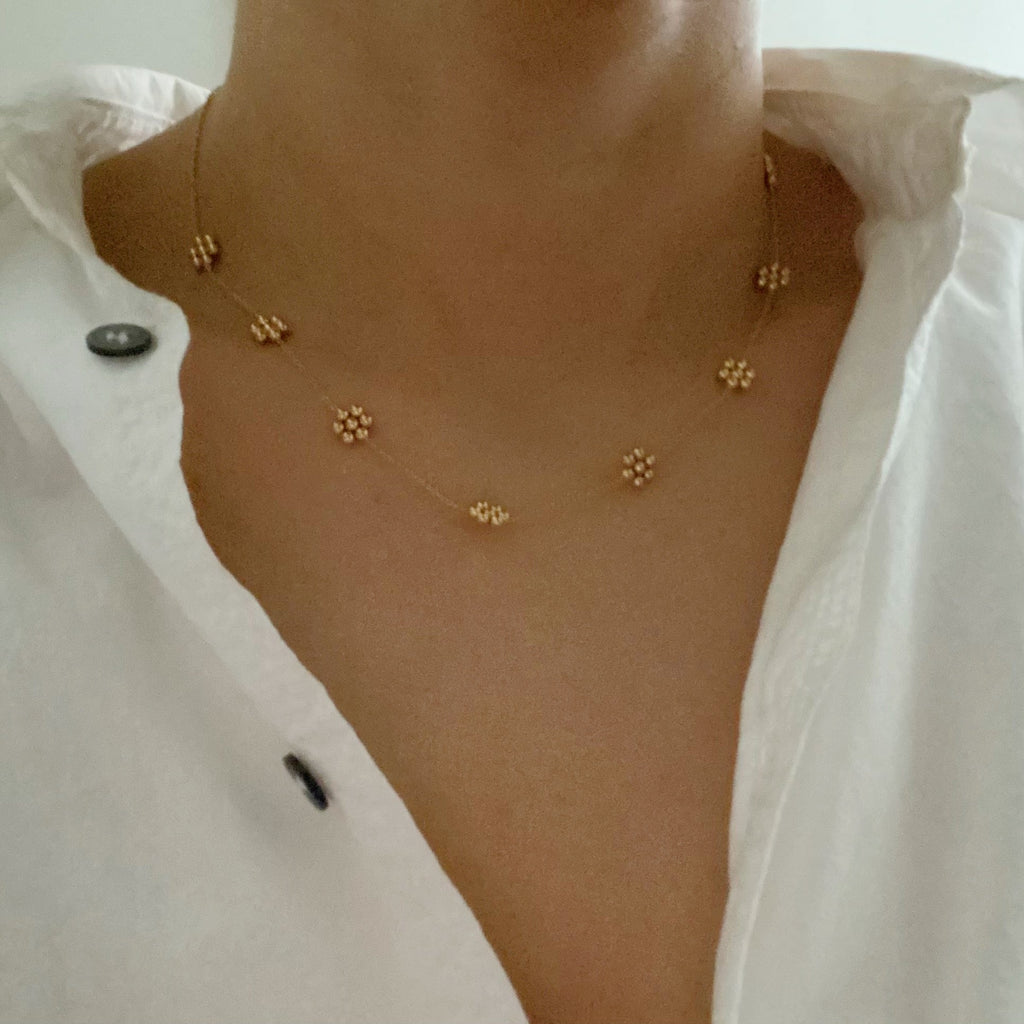 Dainty Gold Bead Flower Necklace – Waterproof Stainless Steel