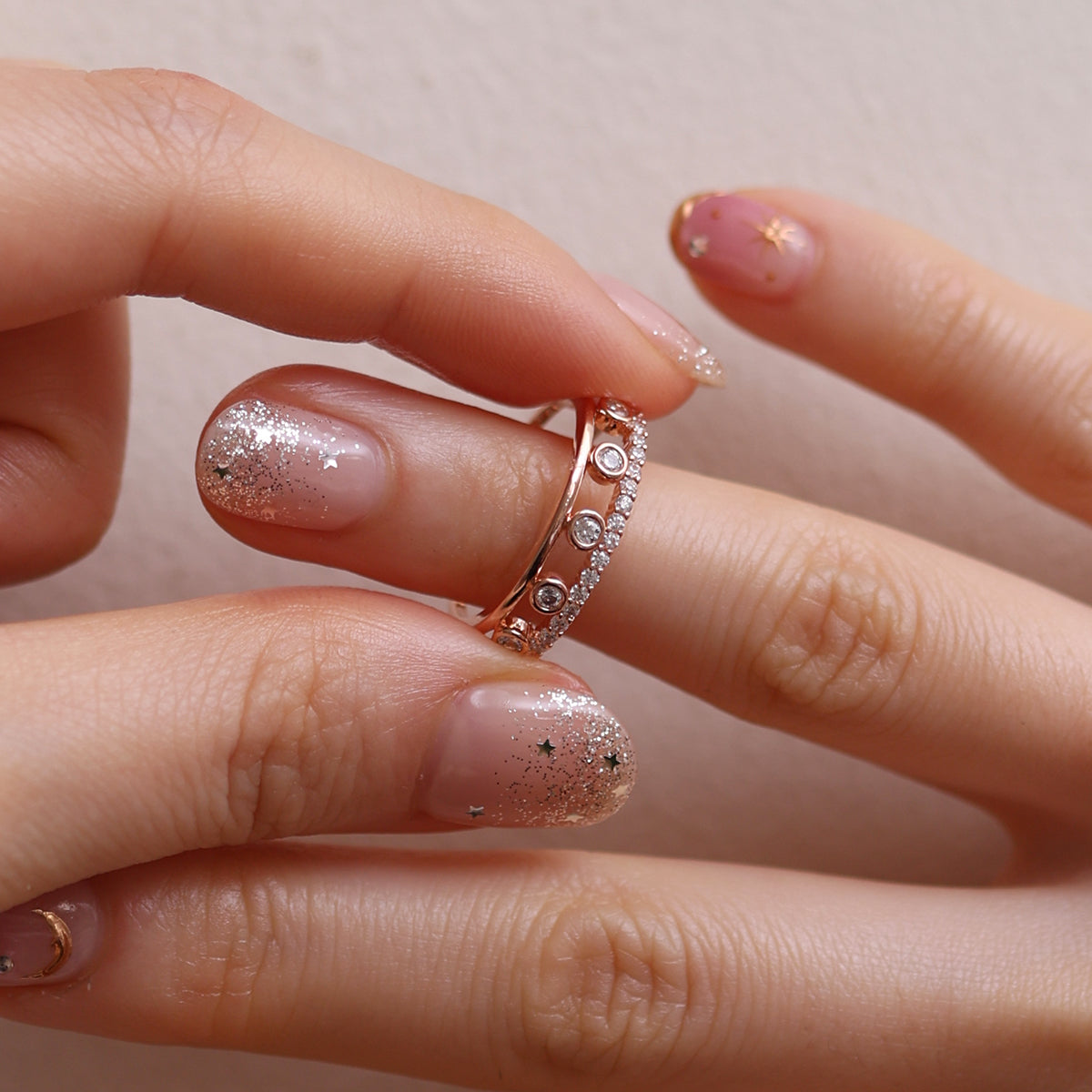 Cubic dots ring