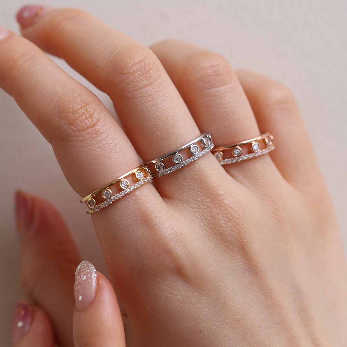 Cubic dots ring